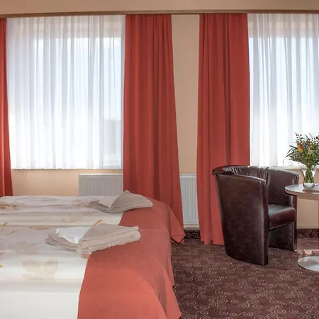 Отель Schlossberghotel 4*