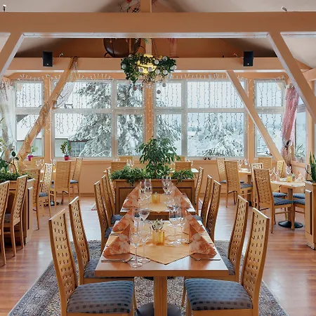 Schlossberghotel 4* オーバーホーフ