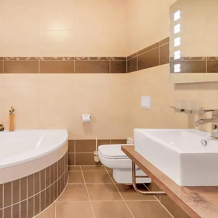 Отель Schlossberghotel 4*