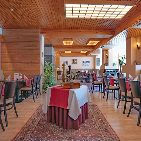 Schlossberghotel Отель